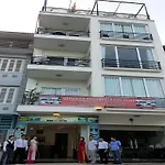 New Moon Hotel