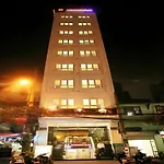 New Moon Hotel
