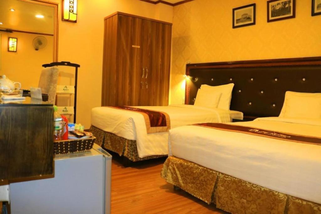 Hotel New Moon 2*