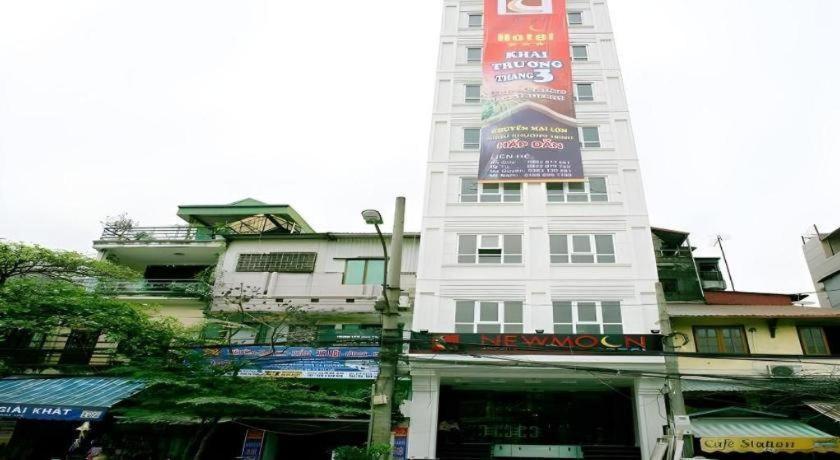 New Moon Hotel 2*