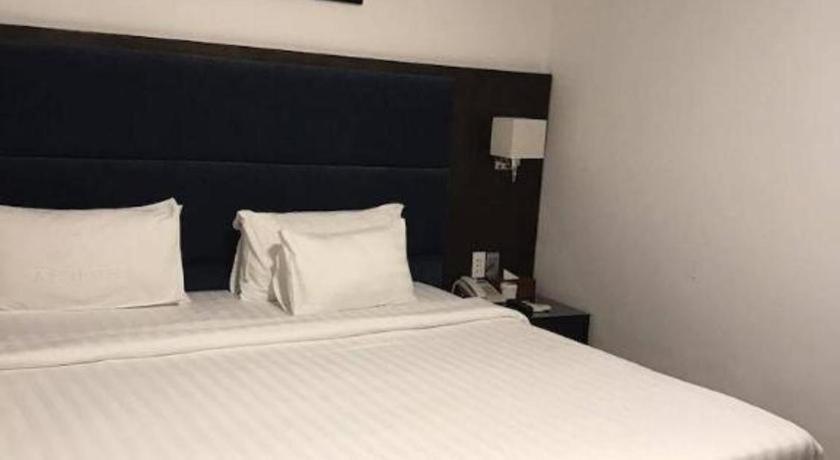 Hotel New Moon Hanoi